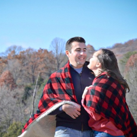 Meet your Posher, Tressa - Picture 2 of 3